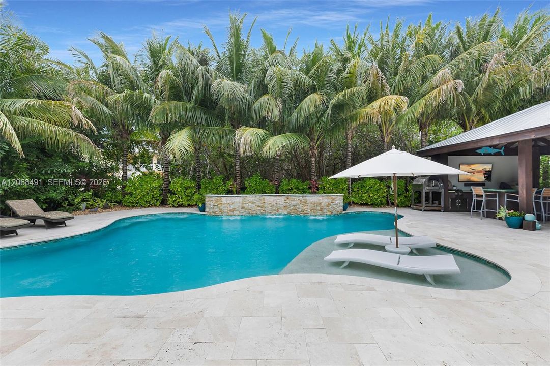 For Sale: $1,975,000 (3 beds, 2 baths, 1761 Square Feet)