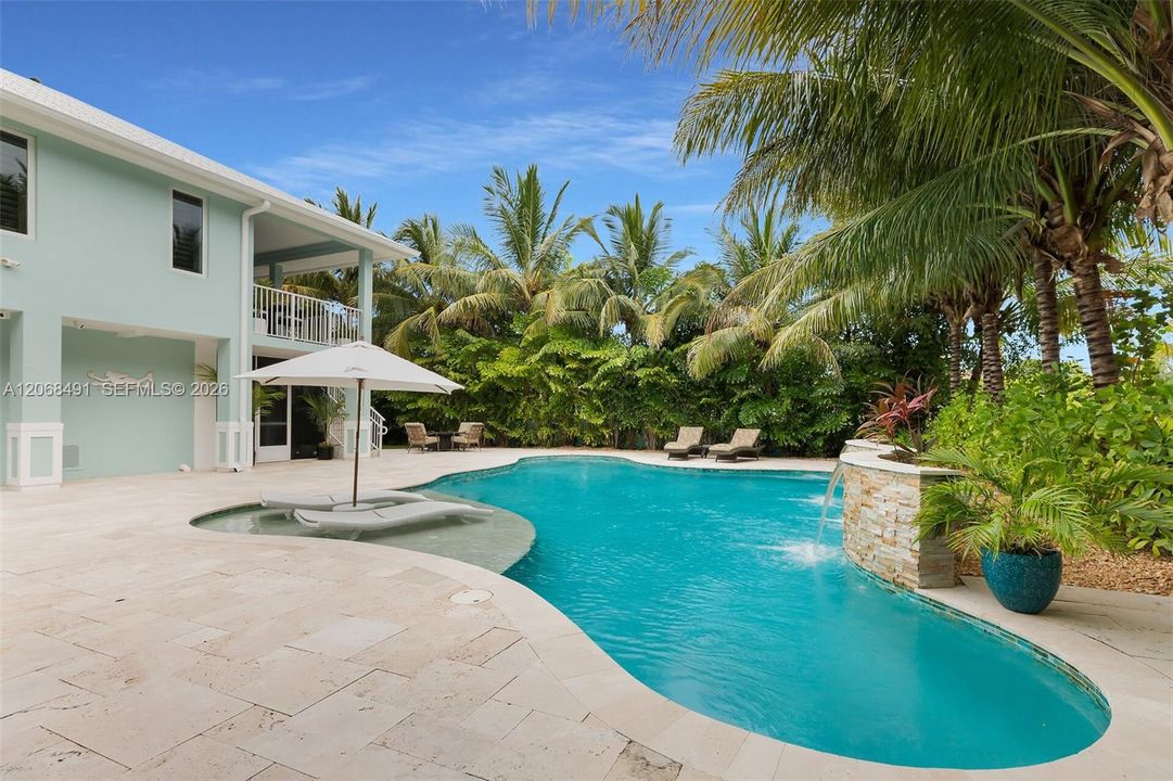 For Sale: $1,975,000 (3 beds, 2 baths, 1761 Square Feet)
