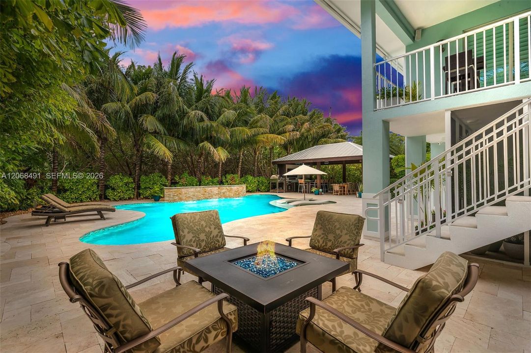 For Sale: $1,975,000 (3 beds, 2 baths, 1761 Square Feet)