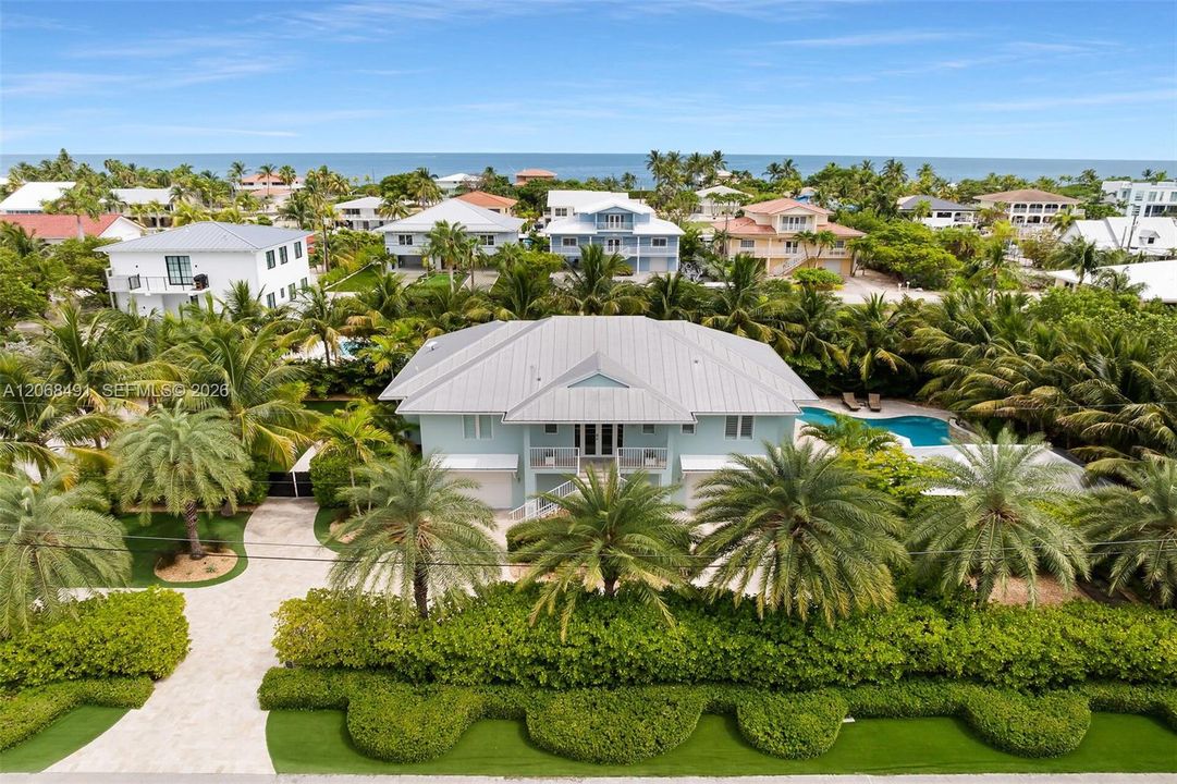 For Sale: $1,975,000 (3 beds, 2 baths, 1761 Square Feet)