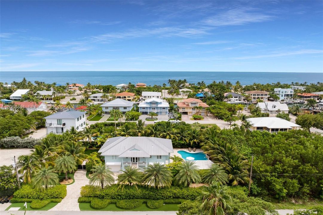 For Sale: $1,975,000 (3 beds, 2 baths, 1761 Square Feet)