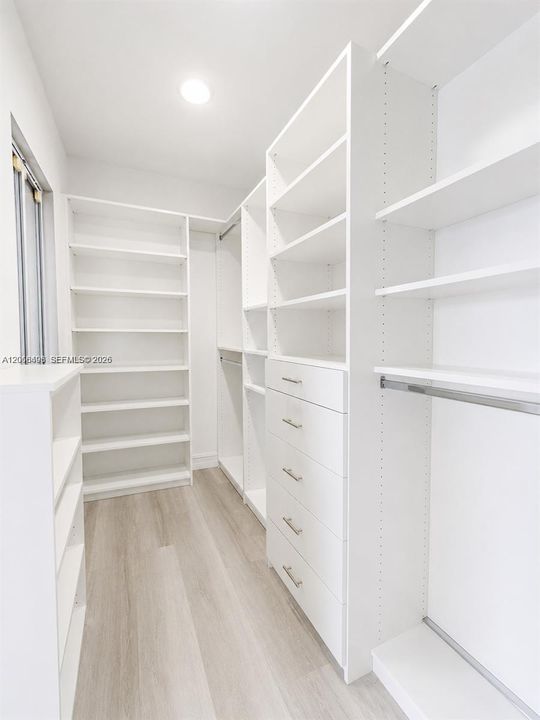For Rent: $5,250 (4 beds, 2 baths, 2022 Square Feet)