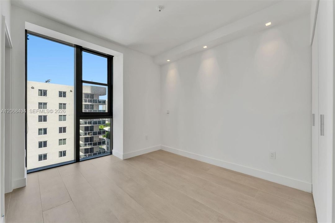 For Rent: $15,900 (4 beds, 5 baths, 2216 Square Feet)