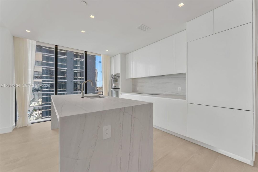 For Rent: $15,900 (4 beds, 5 baths, 2216 Square Feet)