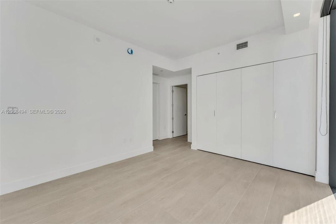 For Rent: $15,900 (4 beds, 5 baths, 2216 Square Feet)