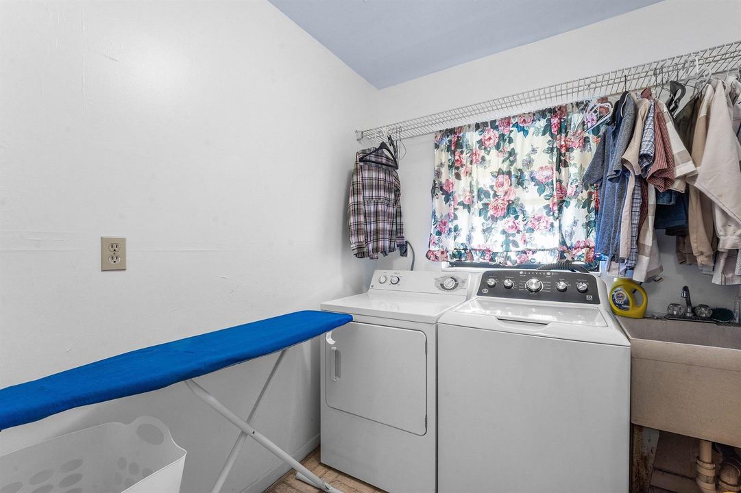 Laundry Room with Soaking Tub