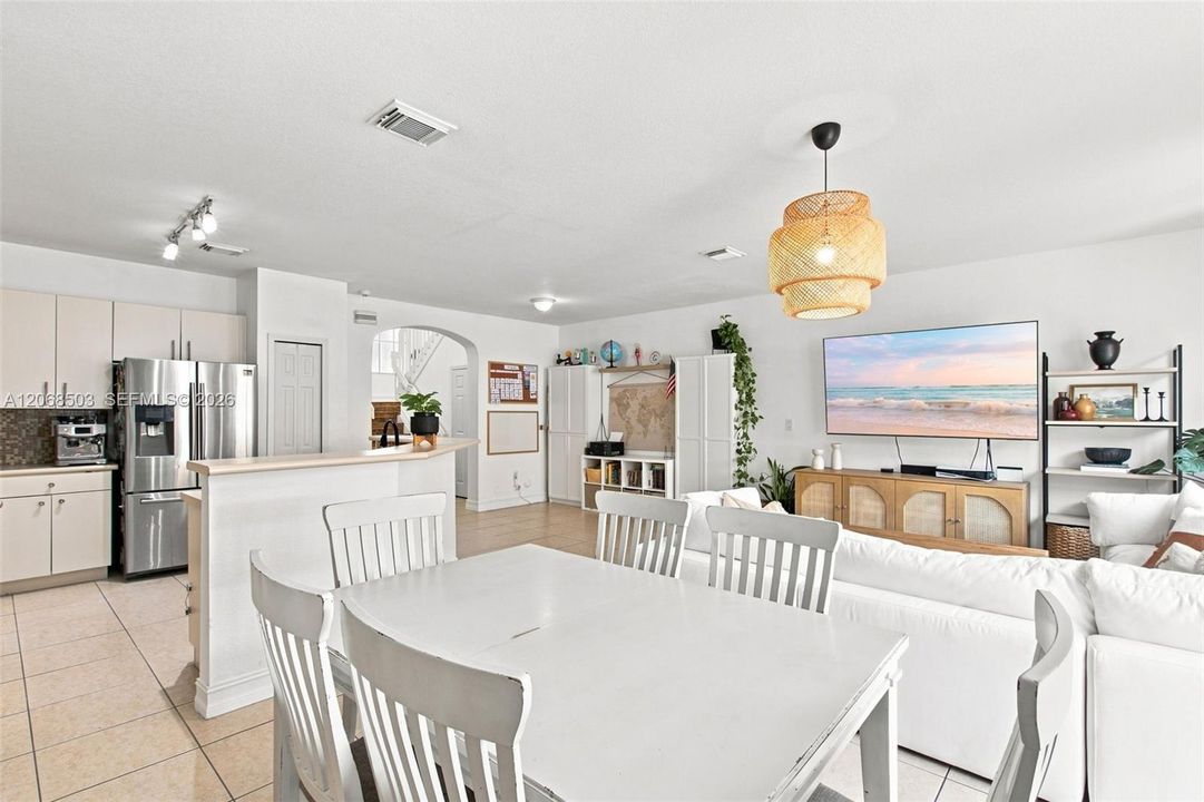 For Sale: $525,000 (3 beds, 2 baths, 1776 Square Feet)
