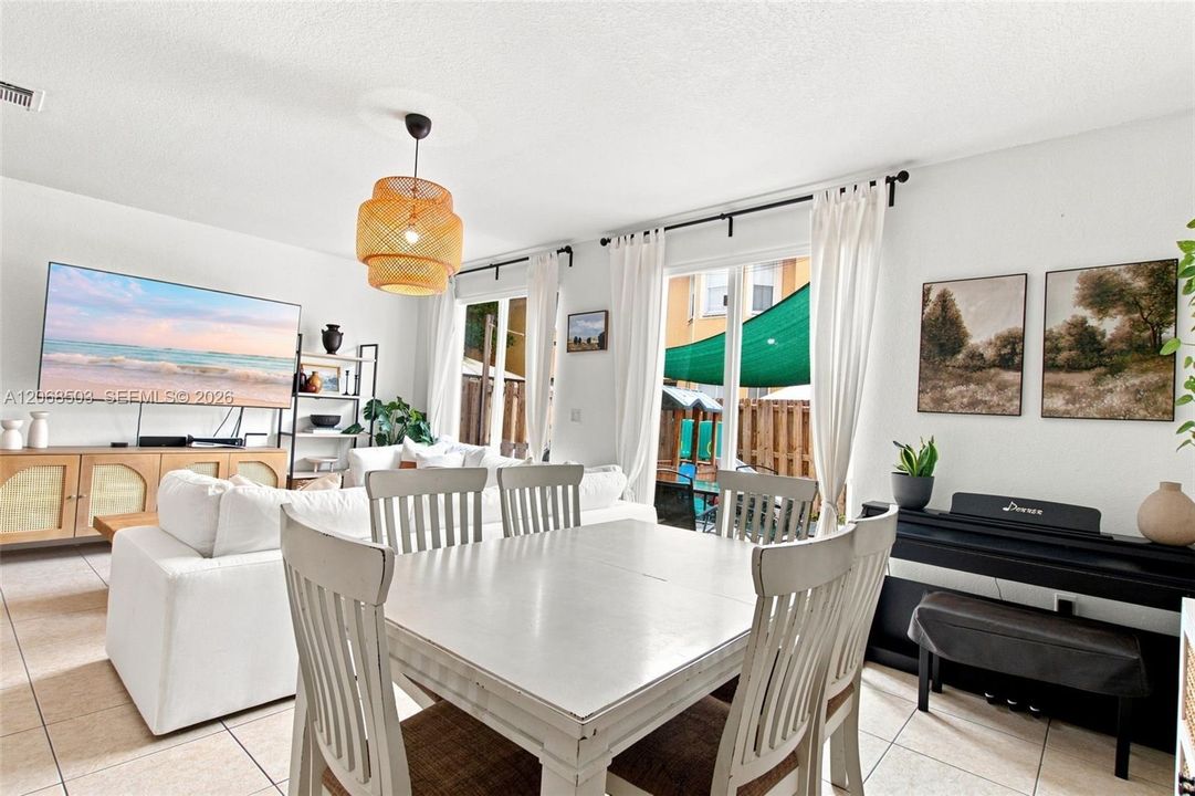 For Sale: $525,000 (3 beds, 2 baths, 1776 Square Feet)