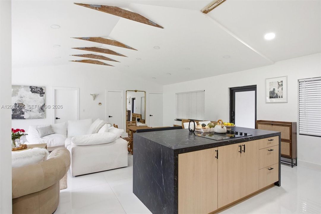 For Sale: $1,290,000 (3 beds, 3 baths, 1400 Square Feet)
