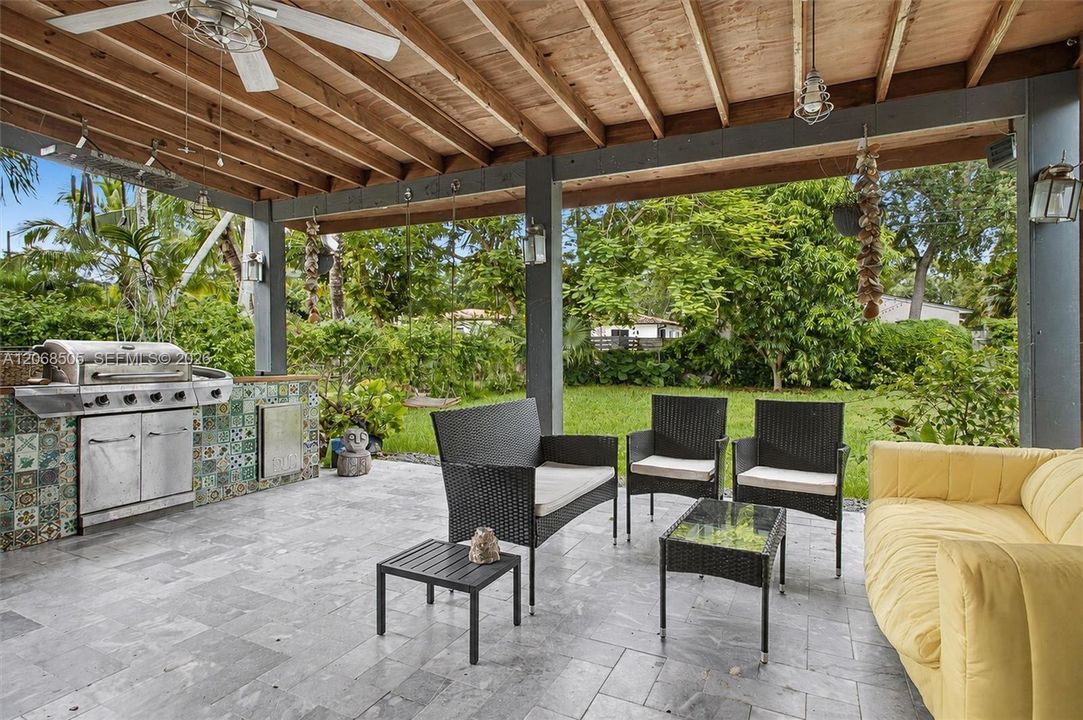 For Sale: $1,290,000 (3 beds, 3 baths, 1400 Square Feet)