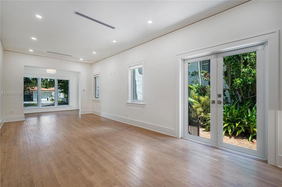 For Sale: $1,800,000 (4 beds, 3 baths, 1861 Square Feet)