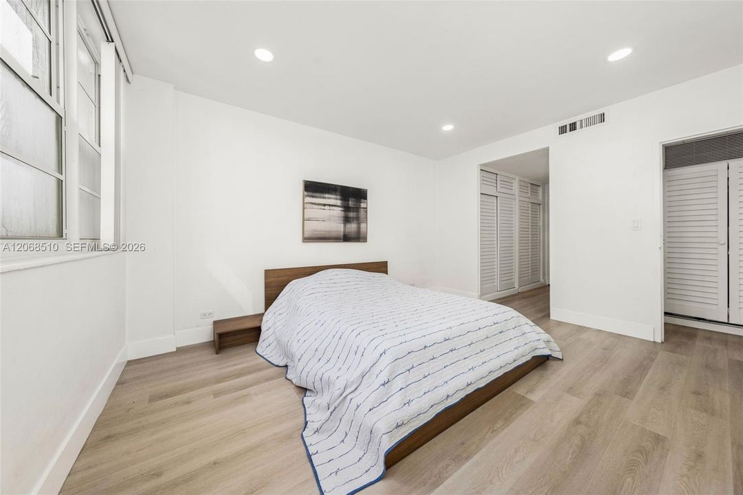 For Sale: $519,000 (2 beds, 2 baths, 1098 Square Feet)
