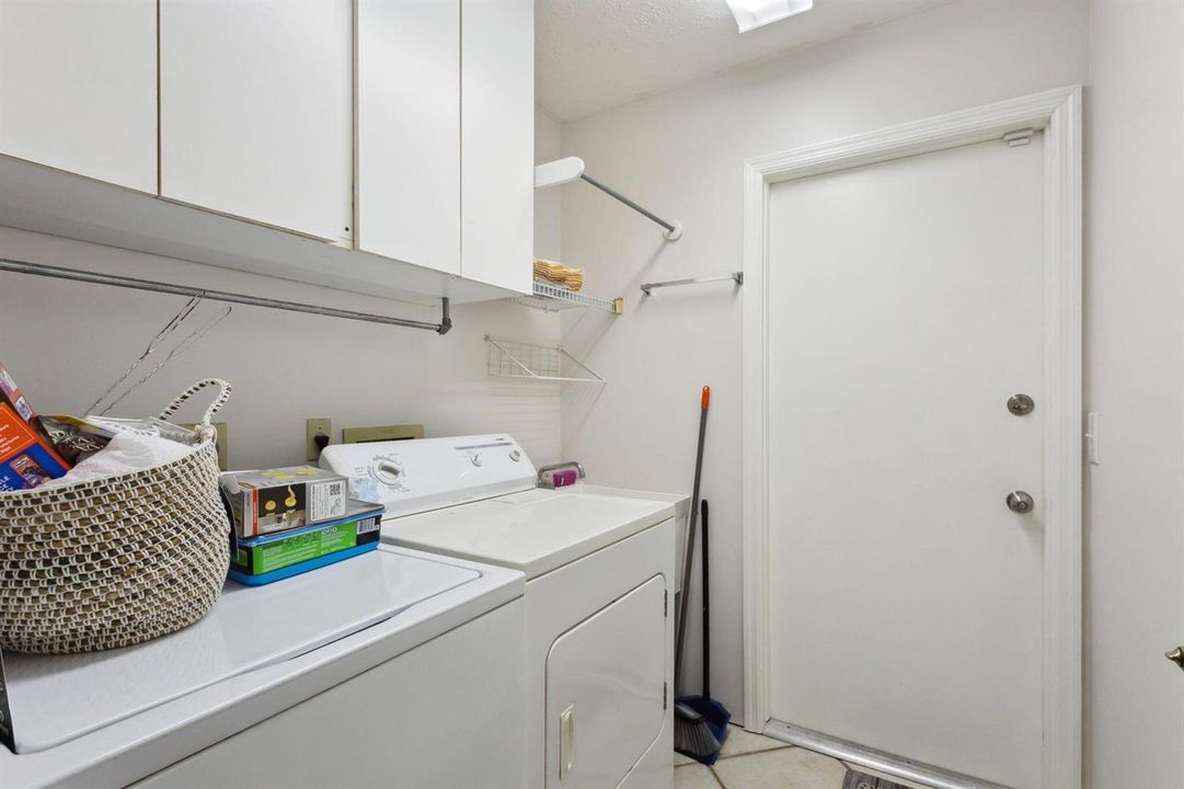 501 NW Colonial Laundry