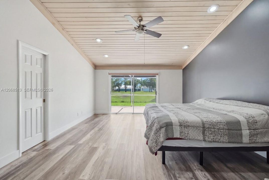 For Sale: $680,000 (3 beds, 2 baths, 2378 Square Feet)