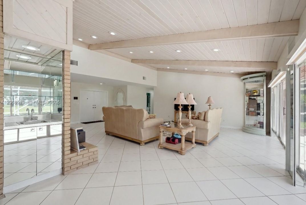 For Sale: $680,000 (3 beds, 2 baths, 2378 Square Feet)