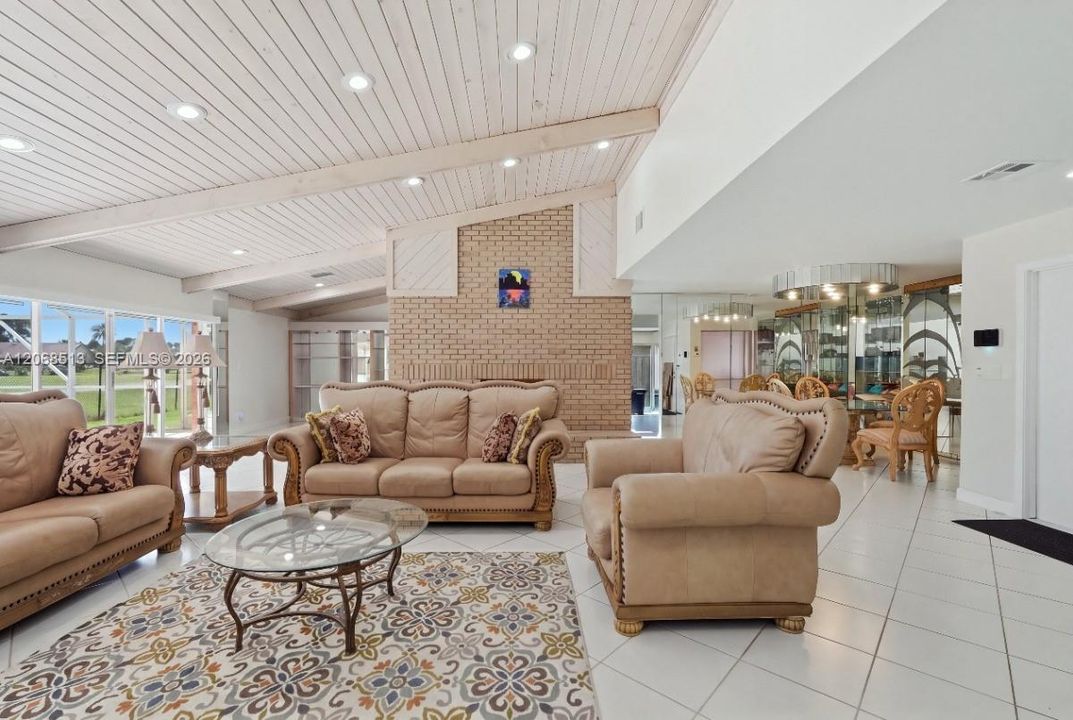 For Sale: $680,000 (3 beds, 2 baths, 2378 Square Feet)