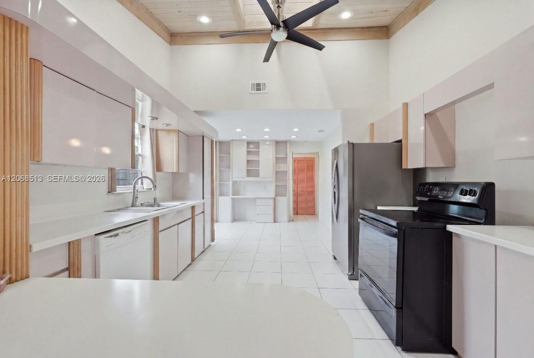 For Sale: $680,000 (3 beds, 2 baths, 2378 Square Feet)