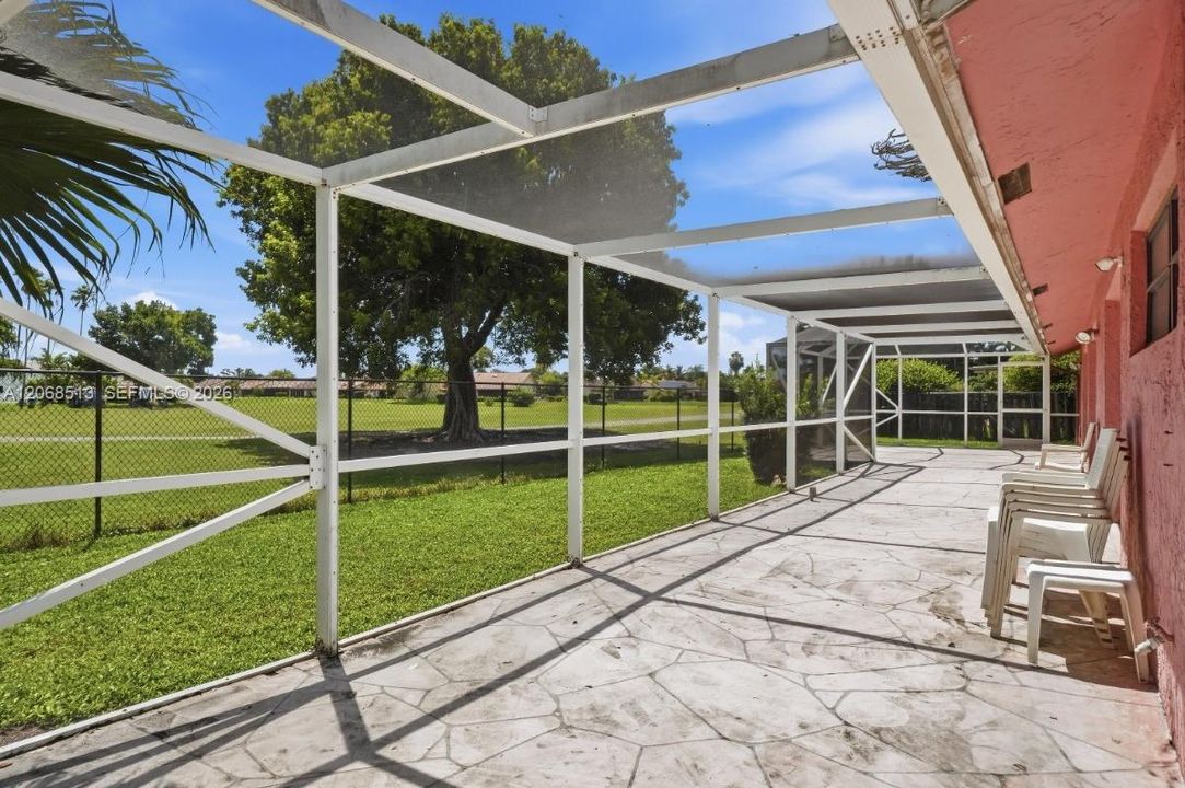 For Sale: $680,000 (3 beds, 2 baths, 2378 Square Feet)