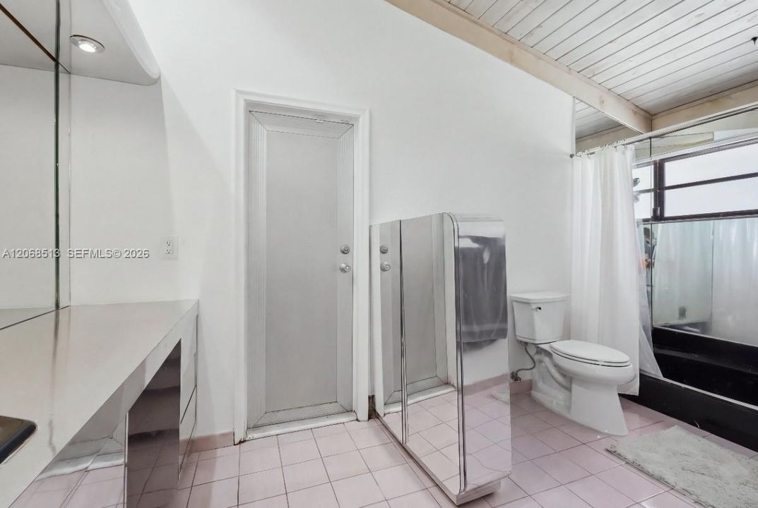 For Sale: $680,000 (3 beds, 2 baths, 2378 Square Feet)