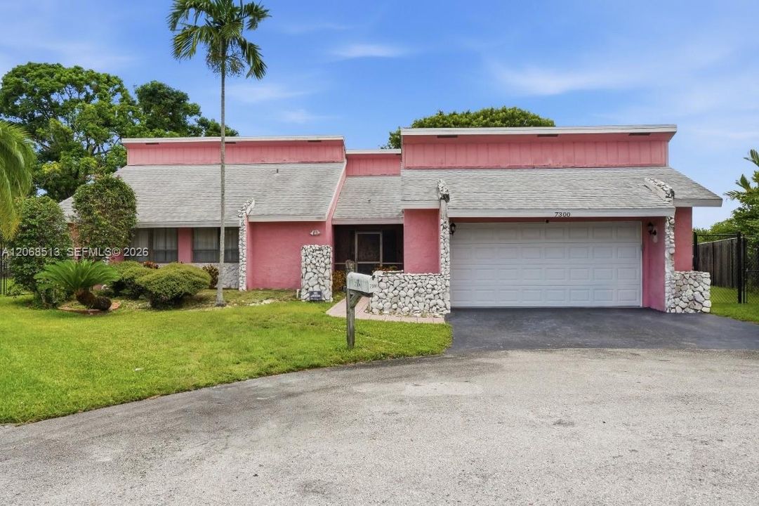 For Sale: $680,000 (3 beds, 2 baths, 2378 Square Feet)