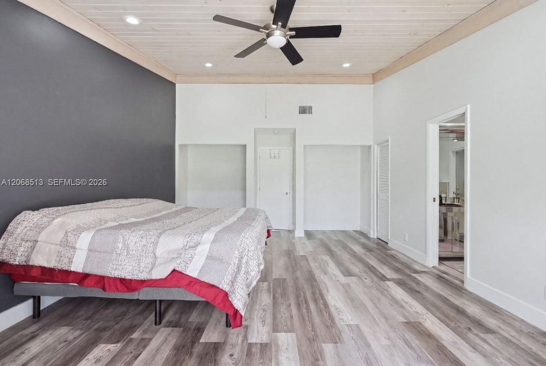 For Sale: $680,000 (3 beds, 2 baths, 2378 Square Feet)