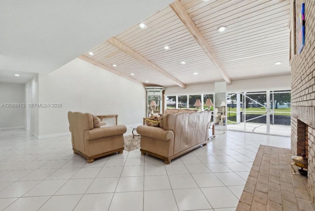 For Sale: $680,000 (3 beds, 2 baths, 2378 Square Feet)
