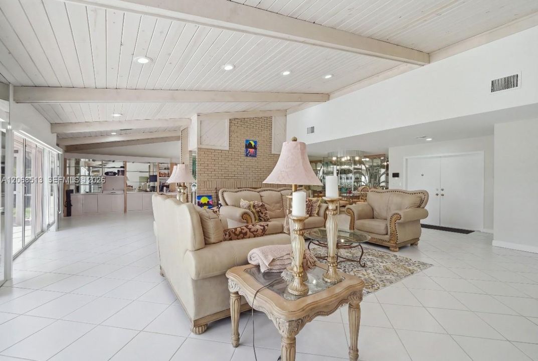 For Sale: $680,000 (3 beds, 2 baths, 2378 Square Feet)