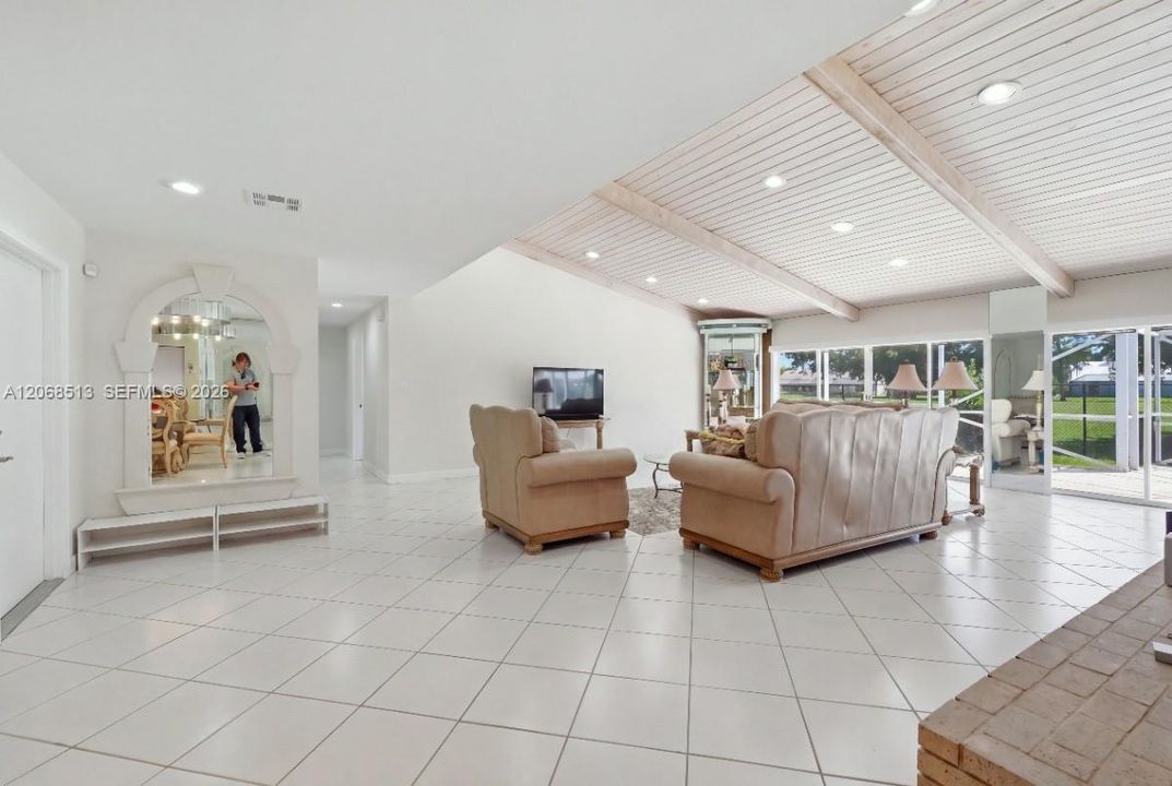 For Sale: $680,000 (3 beds, 2 baths, 2378 Square Feet)