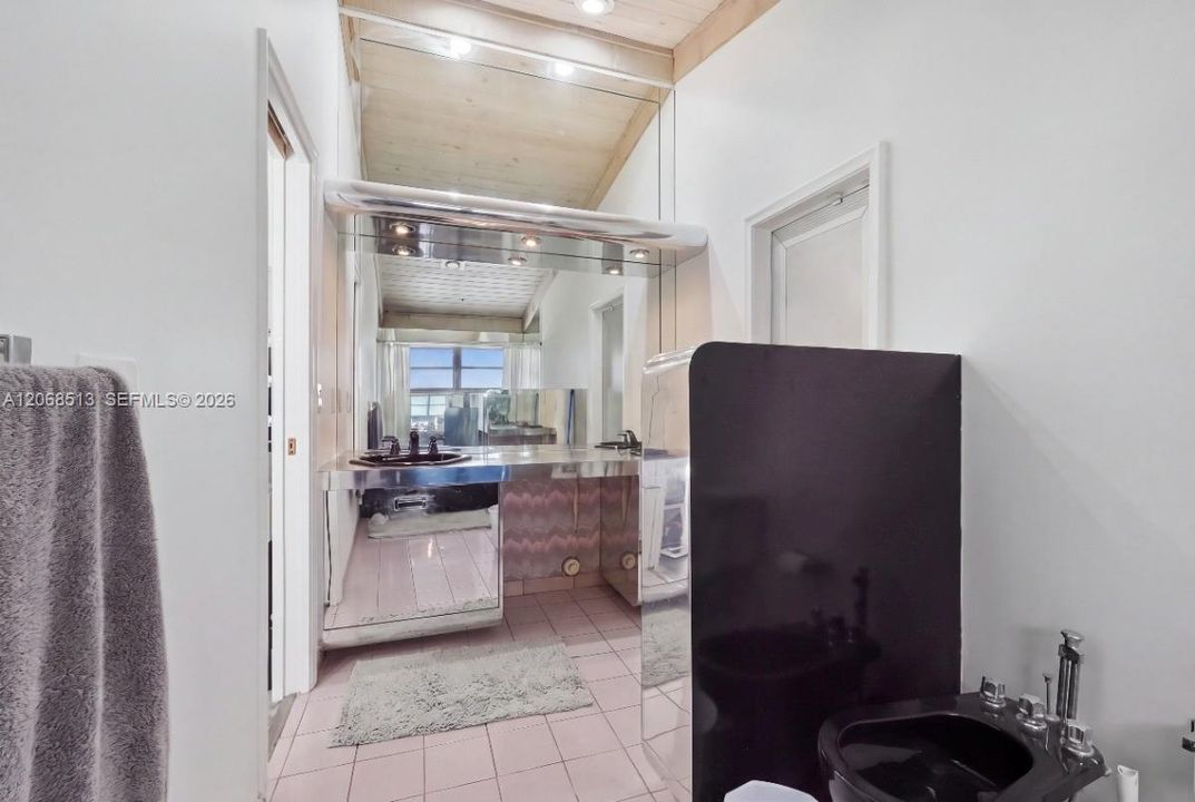 For Sale: $680,000 (3 beds, 2 baths, 2378 Square Feet)