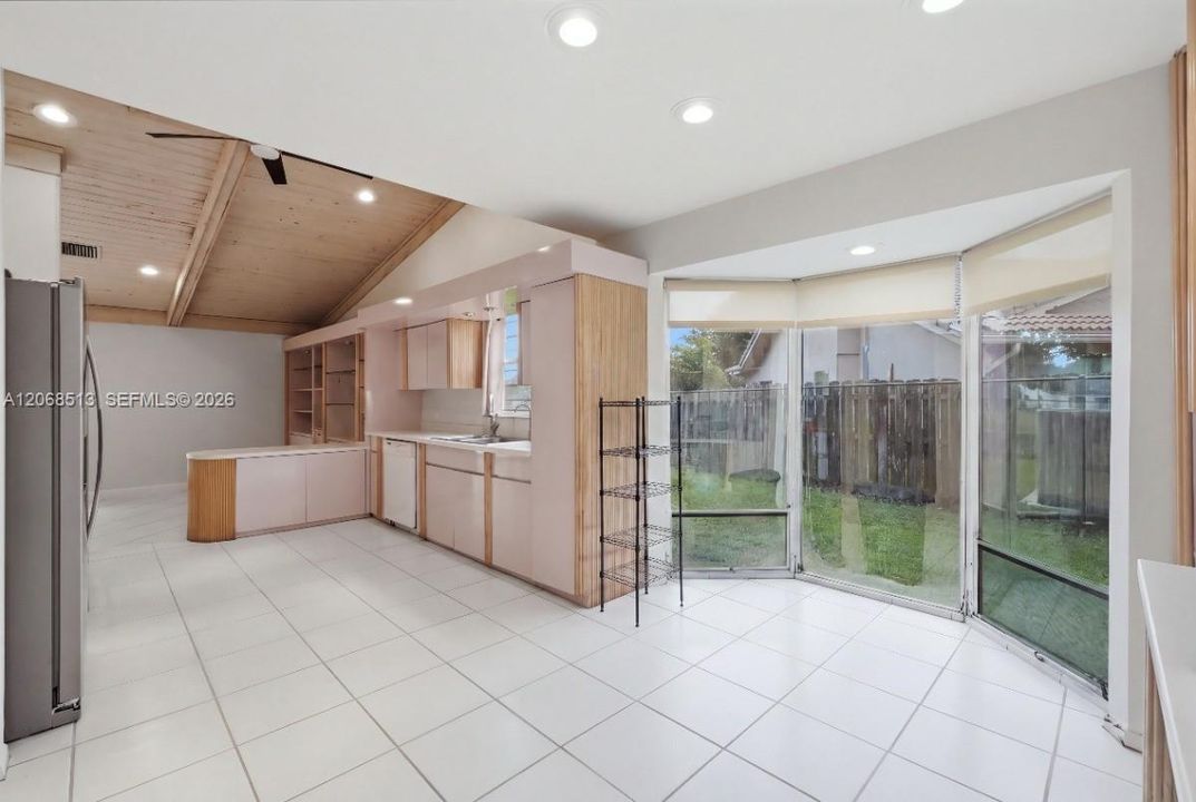 For Sale: $680,000 (3 beds, 2 baths, 2378 Square Feet)