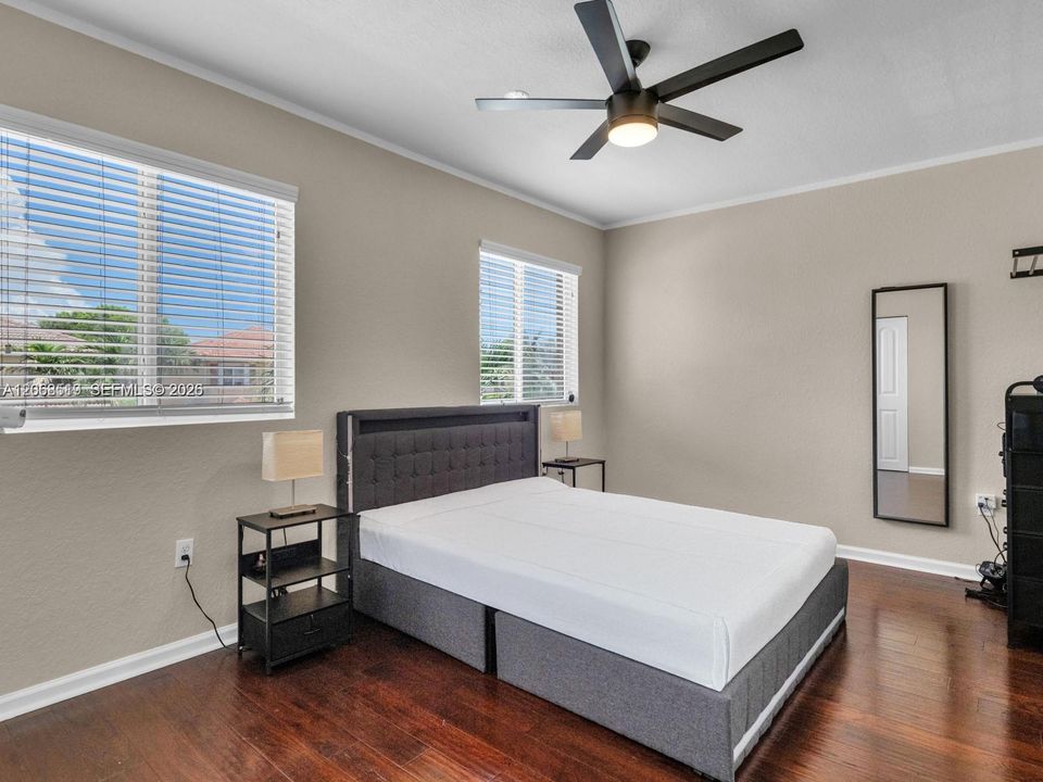For Rent: $4,900 (4 beds, 2 baths, 2368 Square Feet)