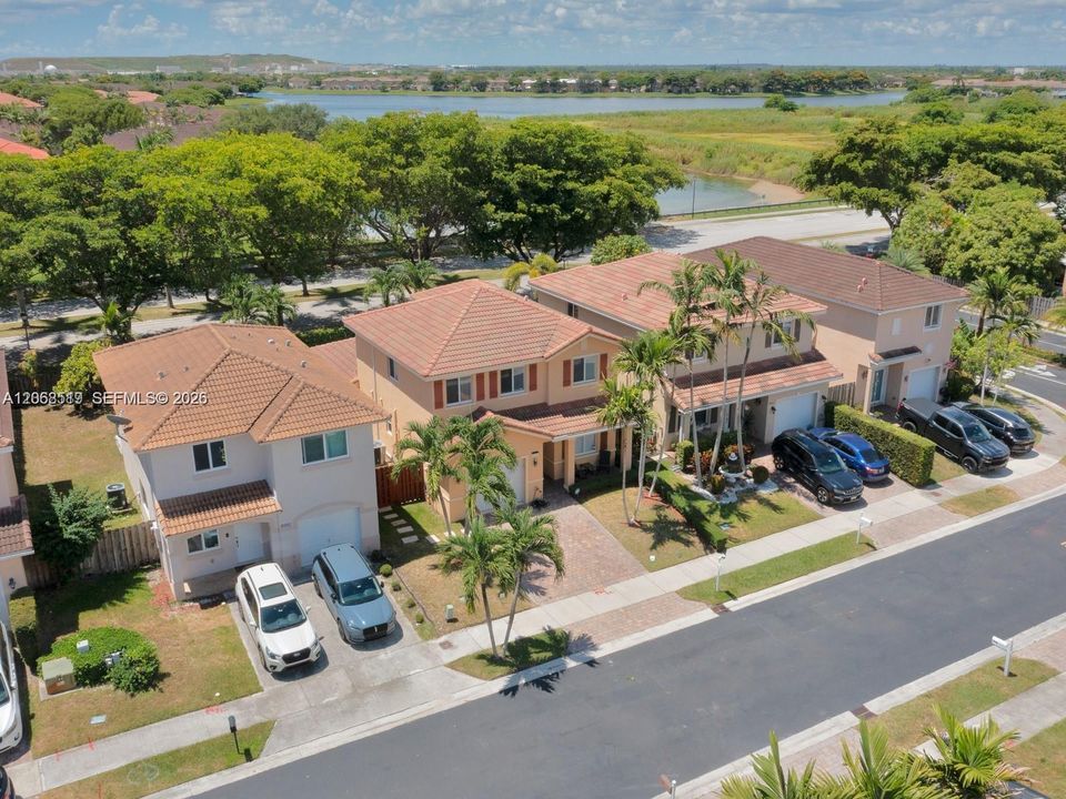 For Rent: $4,900 (4 beds, 2 baths, 2368 Square Feet)
