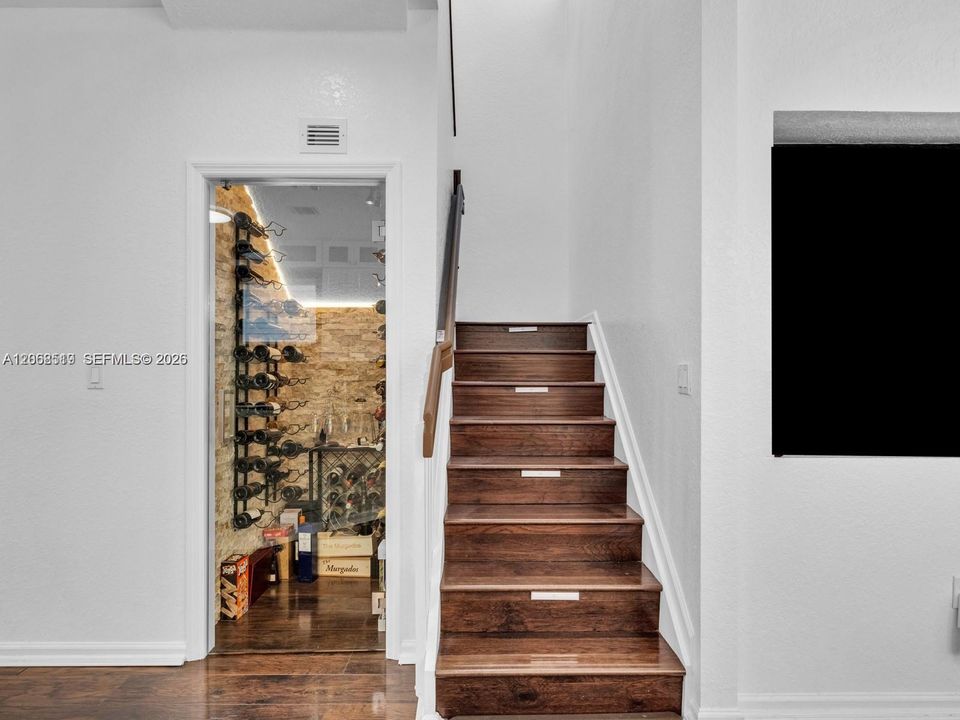 For Rent: $4,900 (4 beds, 2 baths, 2368 Square Feet)