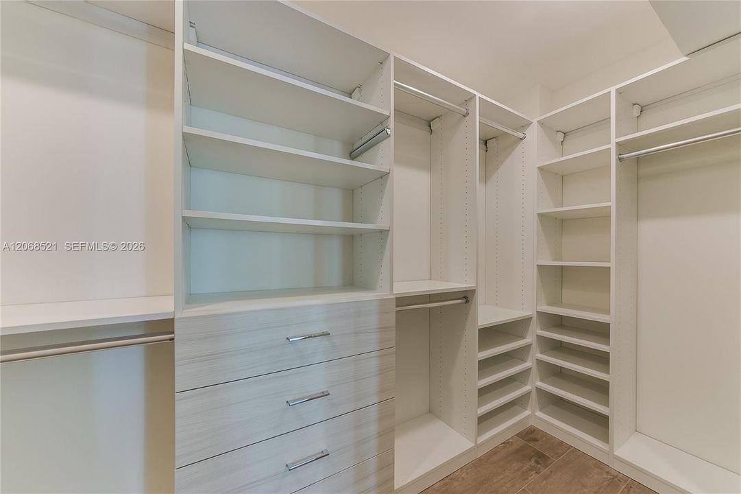 For Rent: $9,000 (2 beds, 2 baths, 1733 Square Feet)