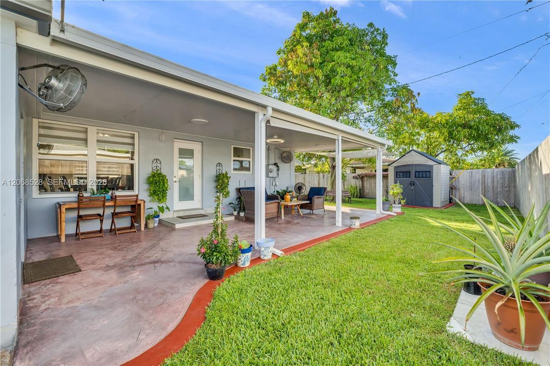 For Sale: $830,000 (3 beds, 2 baths, 1249 Square Feet)