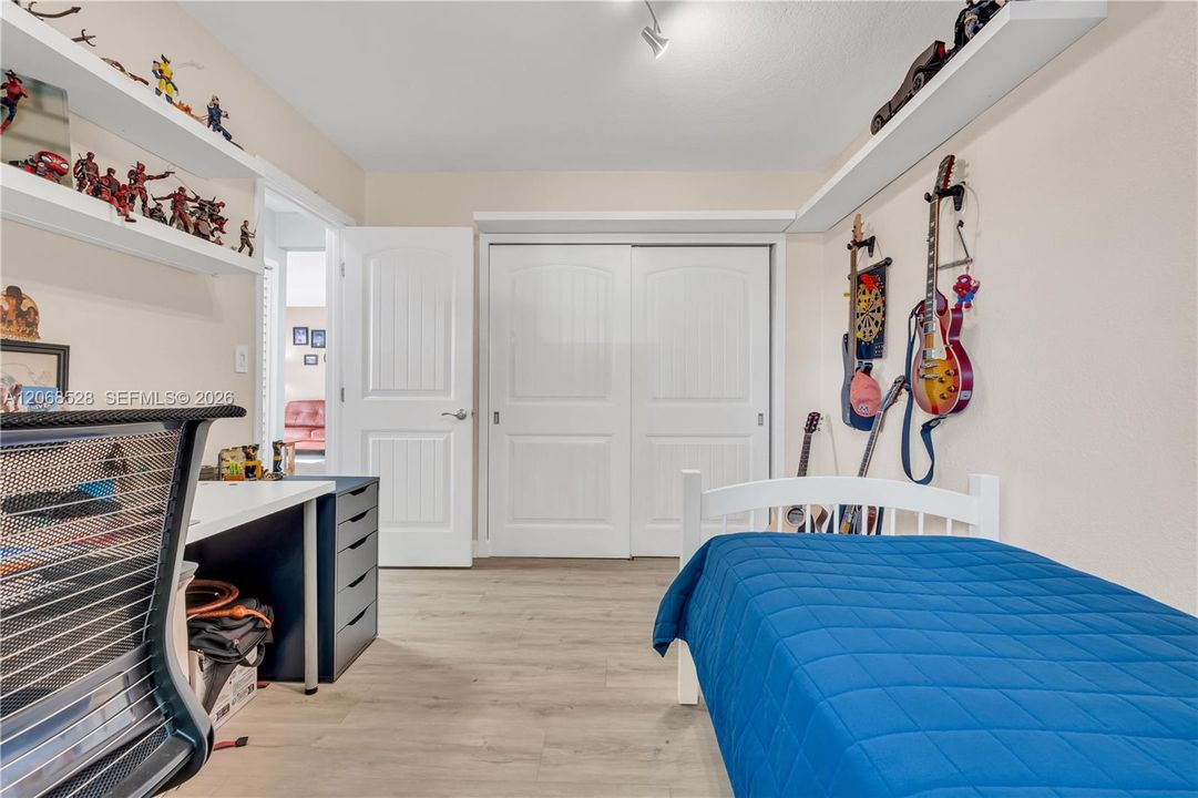 For Sale: $830,000 (3 beds, 2 baths, 1249 Square Feet)
