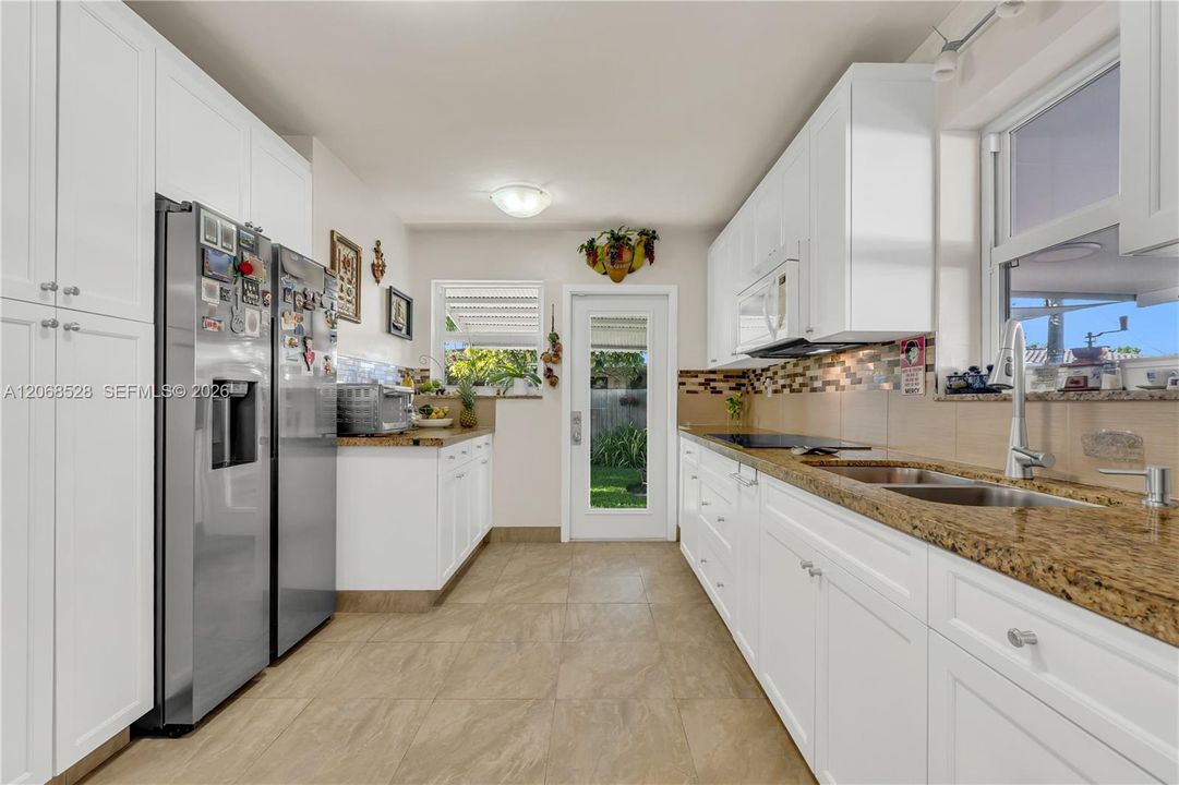 For Sale: $830,000 (3 beds, 2 baths, 1249 Square Feet)