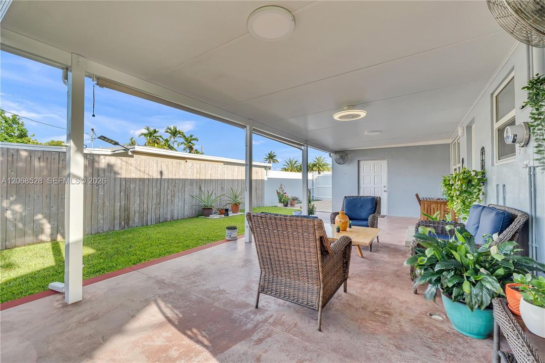 For Sale: $830,000 (3 beds, 2 baths, 1249 Square Feet)