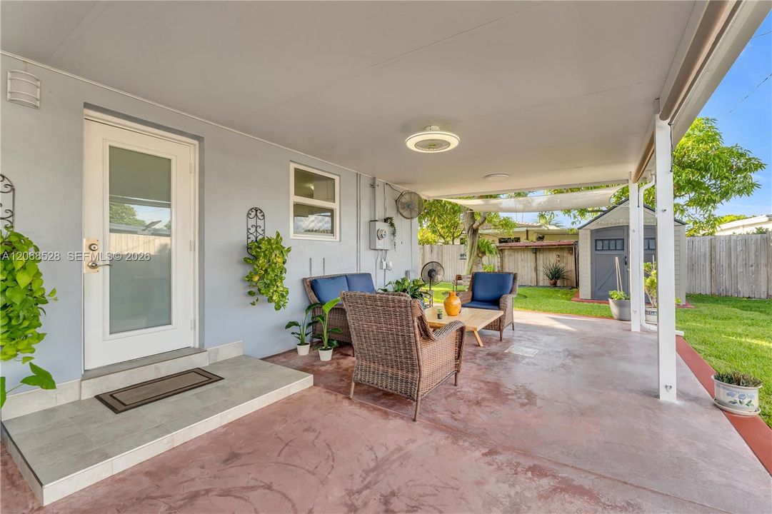 For Sale: $830,000 (3 beds, 2 baths, 1249 Square Feet)