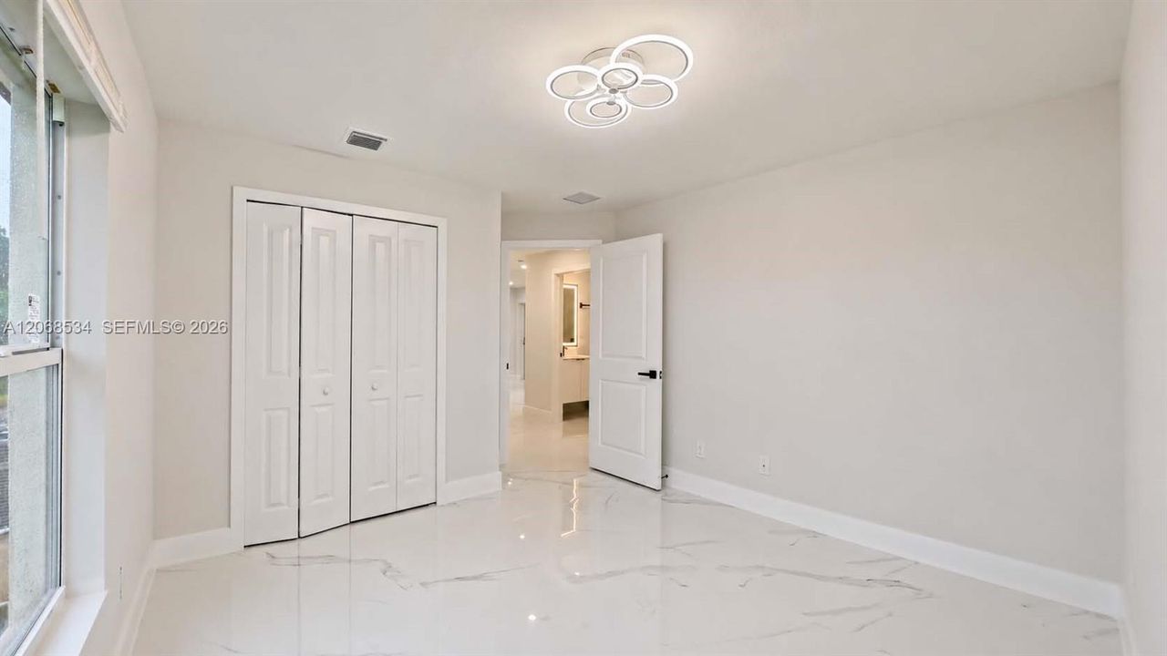 For Sale: $244,900 (3 beds, 2 baths, 1058 Square Feet)