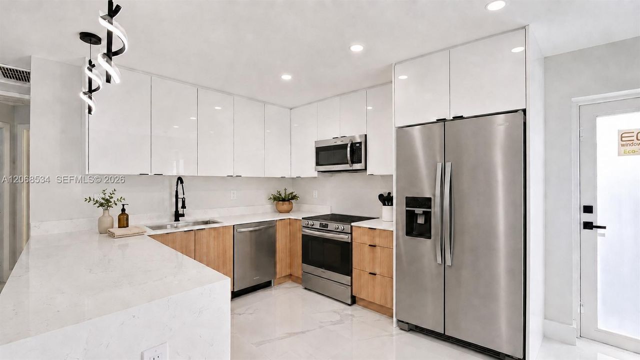 For Sale: $244,900 (3 beds, 2 baths, 1058 Square Feet)