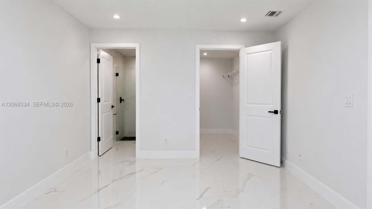 For Sale: $244,900 (3 beds, 2 baths, 1058 Square Feet)