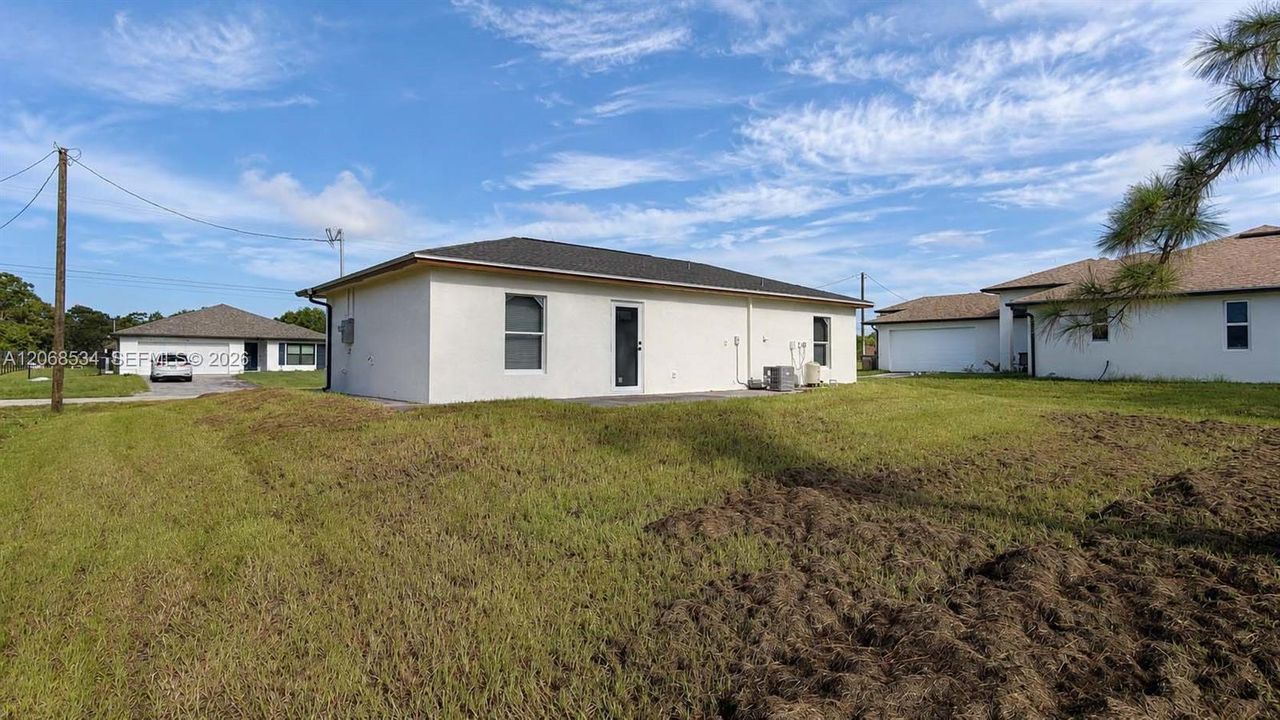For Sale: $244,900 (3 beds, 2 baths, 1058 Square Feet)