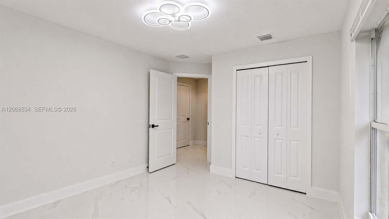 For Sale: $244,900 (3 beds, 2 baths, 1058 Square Feet)