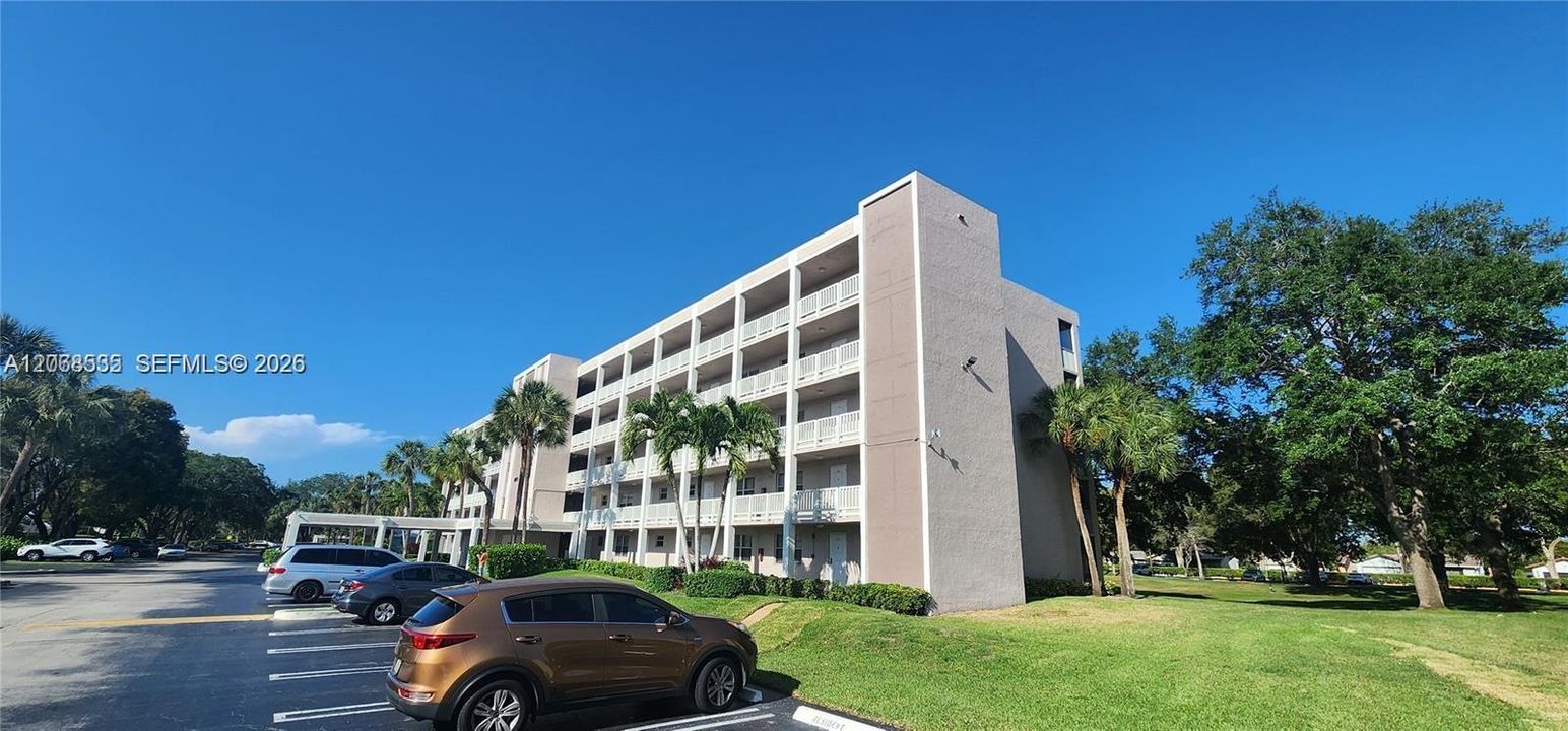 For Rent: $1,850 (2 beds, 2 baths, 990 Square Feet)
