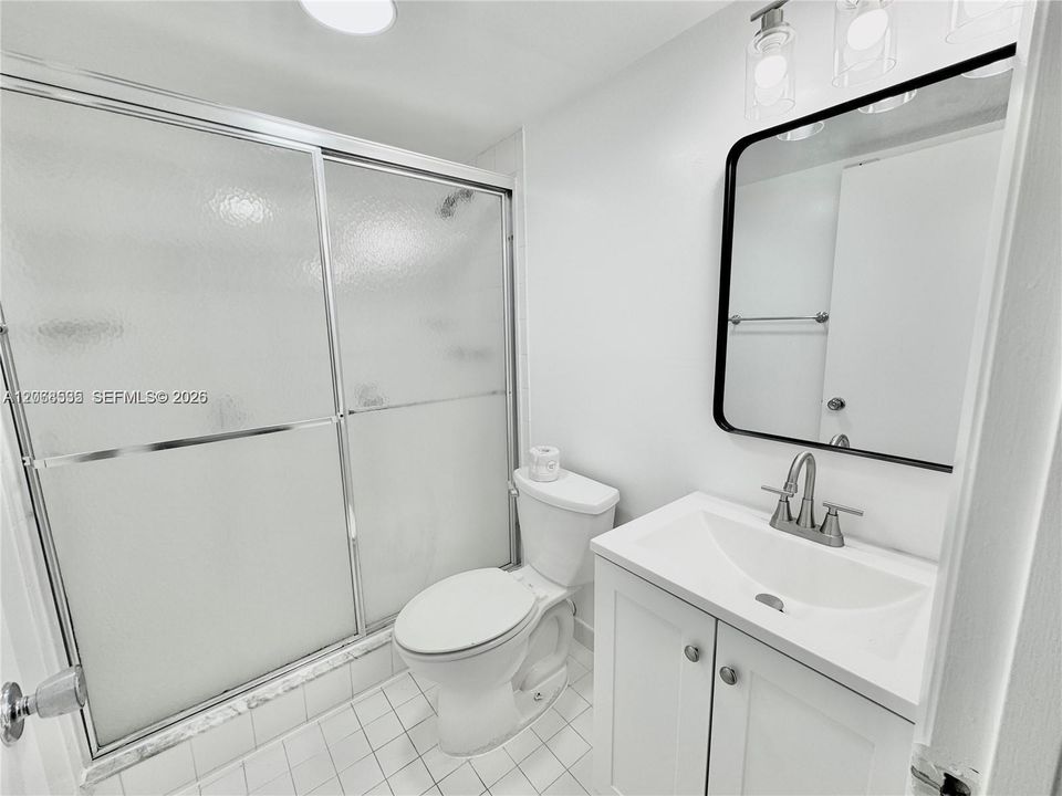 For Rent: $1,850 (2 beds, 2 baths, 990 Square Feet)