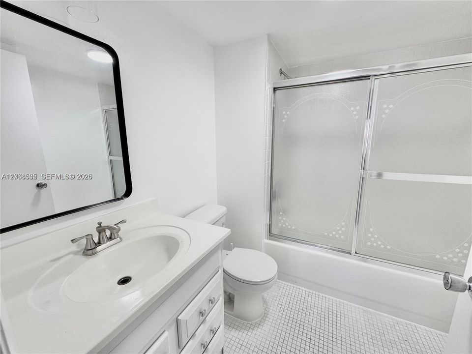 For Rent: $1,850 (2 beds, 2 baths, 990 Square Feet)