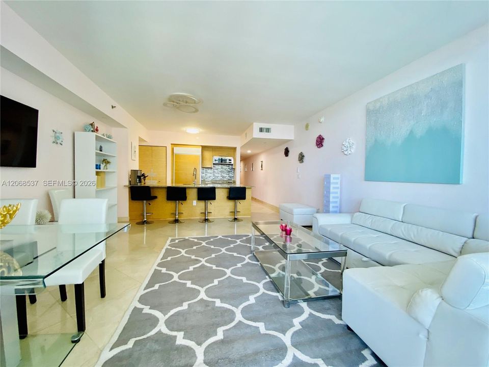 В аренду: $4,200 (1 спален, 1 ванн, 844 Квадратных фут)