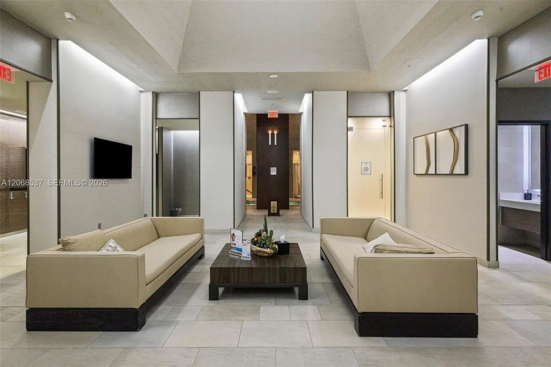 В аренду: $4,200 (1 спален, 1 ванн, 844 Квадратных фут)
