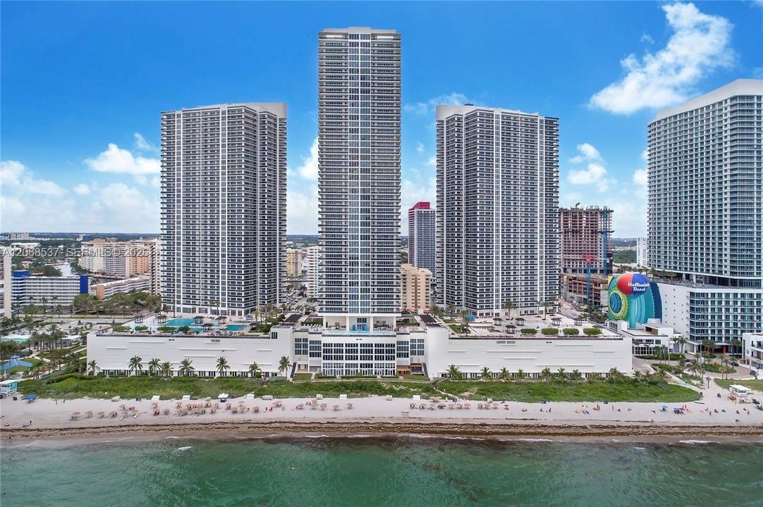 В аренду: $4,200 (1 спален, 1 ванн, 844 Квадратных фут)